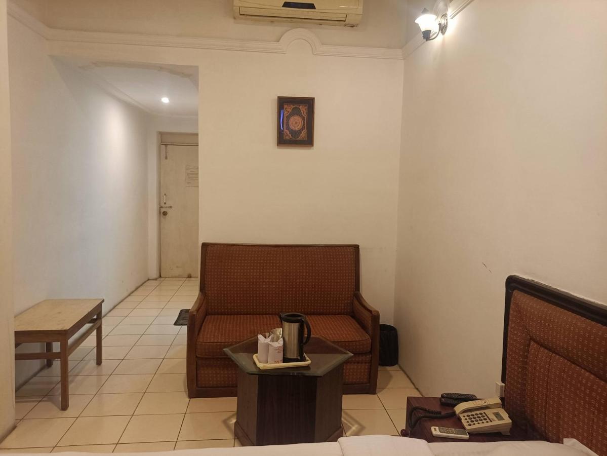 Hotel Mohan Lucknow Extérieur photo