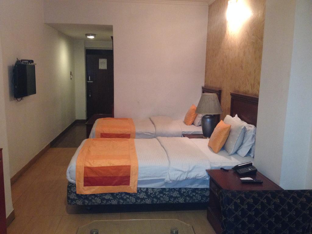 Hotel Mohan Lucknow Chambre photo