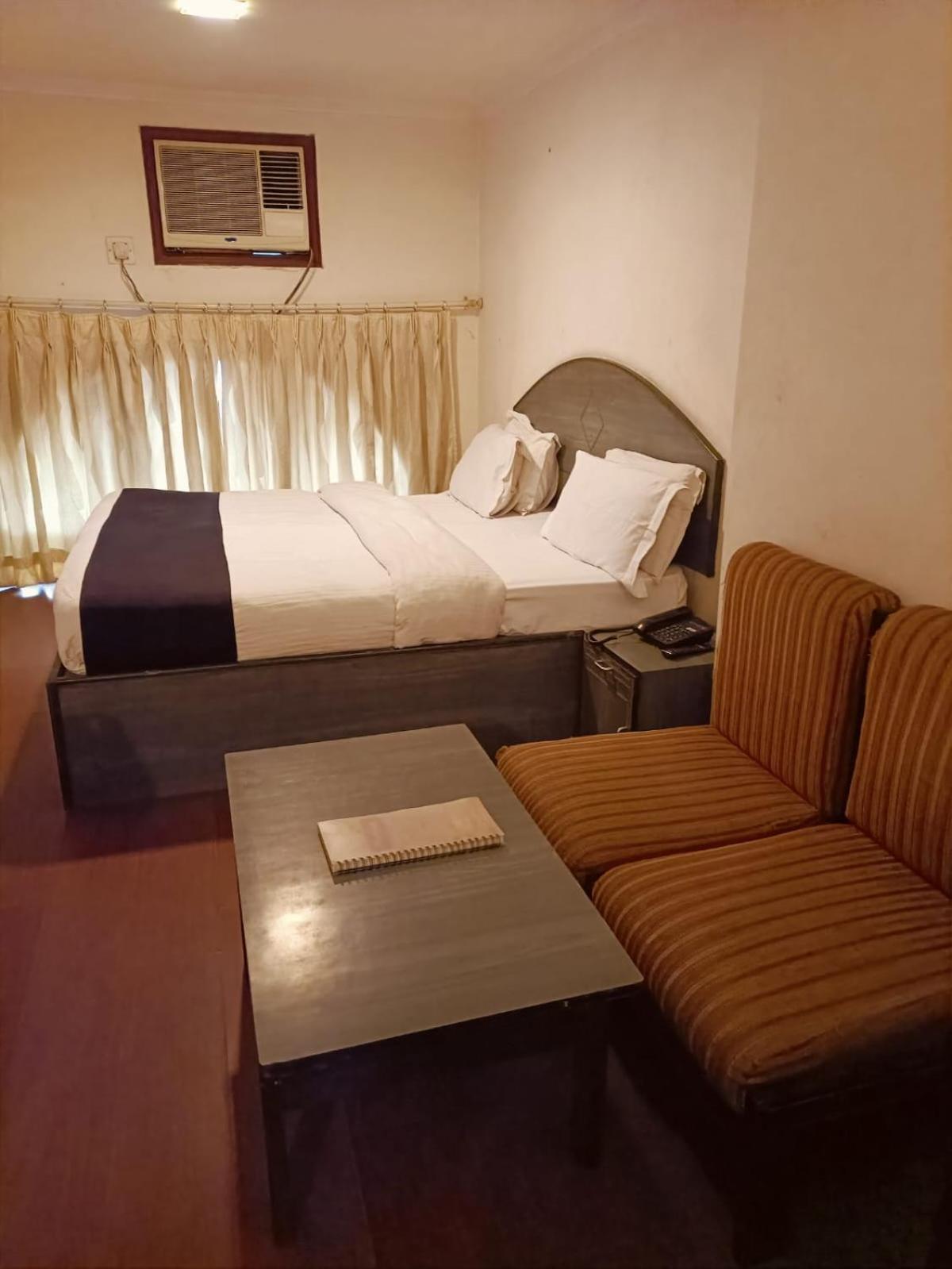 Hotel Mohan Lucknow Extérieur photo