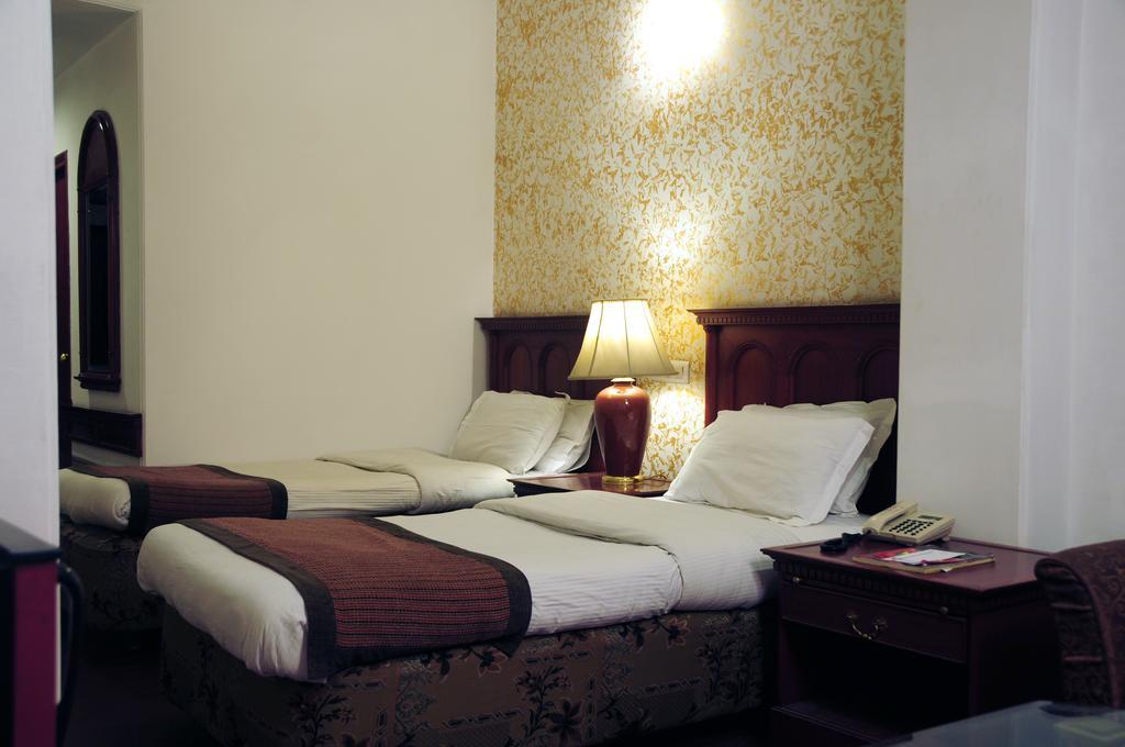Hotel Mohan Lucknow Extérieur photo