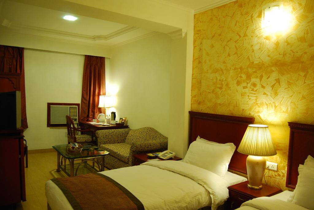 Hotel Mohan Lucknow Extérieur photo