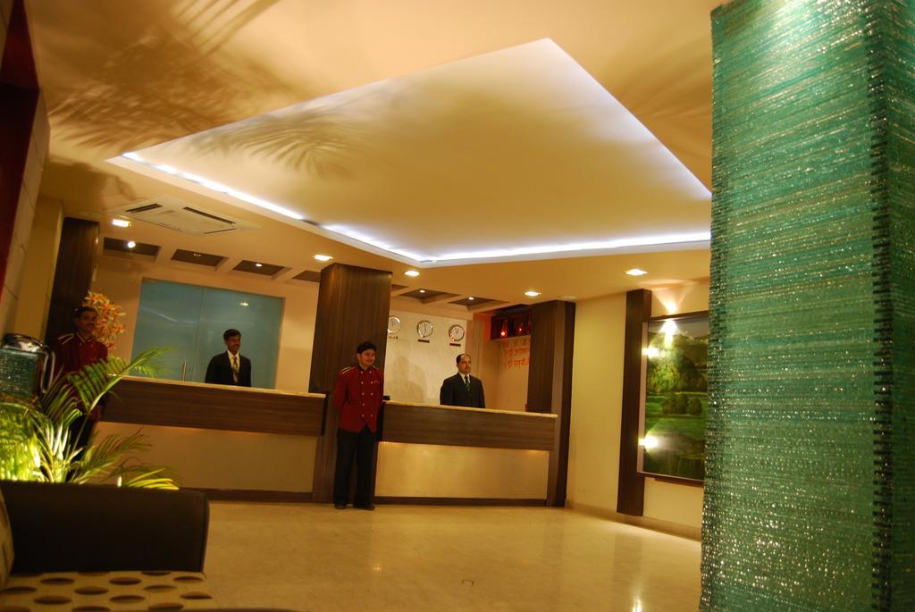 Hotel Mohan Lucknow Extérieur photo