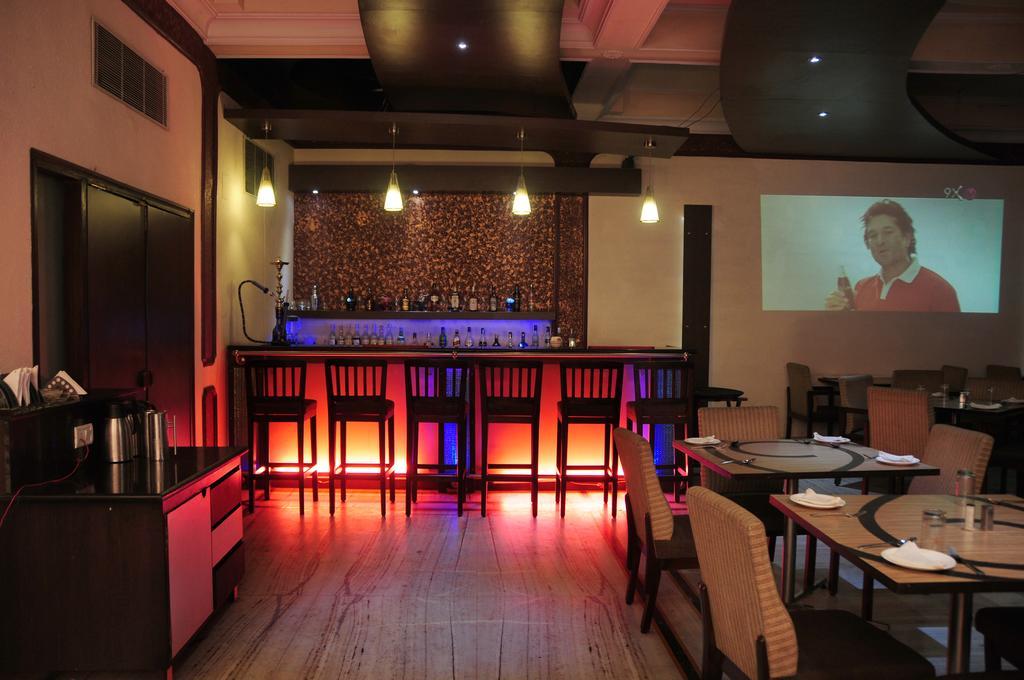 Hotel Mohan Lucknow Extérieur photo